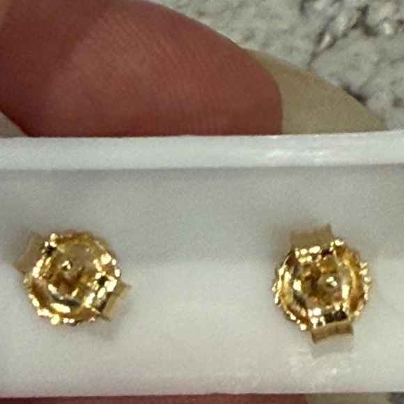 Gold over Sterling Silver Moissanite Stud Earrings 0.6 ct NWT - Picture 3 of 4